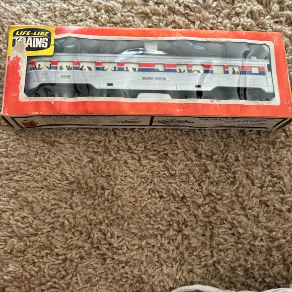 HO train | Toys | Life Like Ho Train Car Silver Vision Lighted ...
